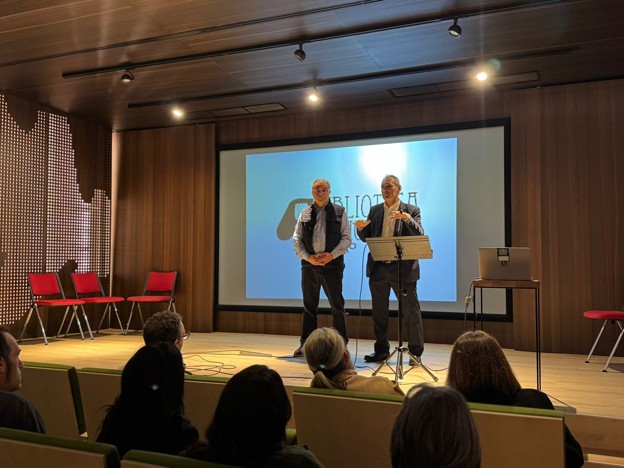 “Si hay una institución cultural en un pueblo, es la biblioteca”: Astorga reúne a 68 profesionales de España y América