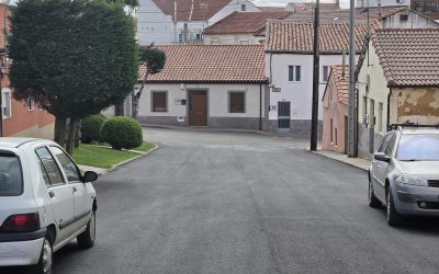 La Bañeza asfalta varias calles y prepara nuevas mejoras en la zona de Santa Elena