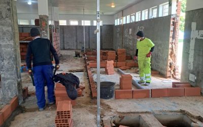 La empresa IMPALAG SL realiza la reforma de los vestuarios masculinos de la piscina de verano de La Bañeza con una inversión de 265.469 euros