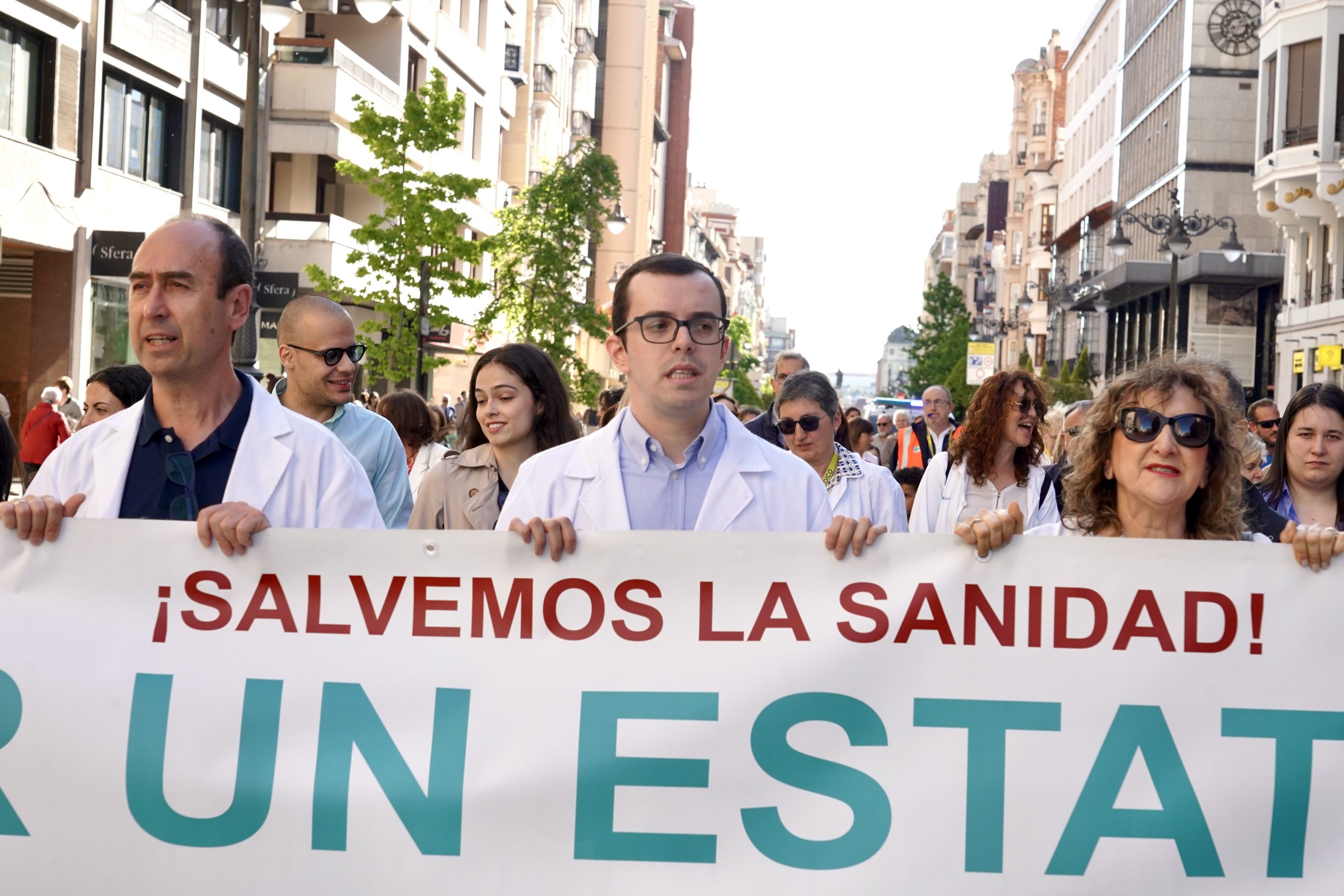 Los médicos amenazan con valorar la huelga indefinida si Sanidad no accede a negociar el Estatuto propio