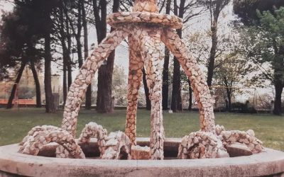 La fuente de piedras blancas vuelve al parque de Val de San Lorenzo