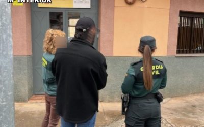 Dos detenidos e investigado un tercero por estafar a una persona de avanzada edad en la Comarca de la Vega del Tuerto