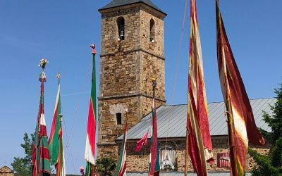 La Valduerna celebra la Pascua de Pentecostés peregrinando al santuario de la Virgen del Castro