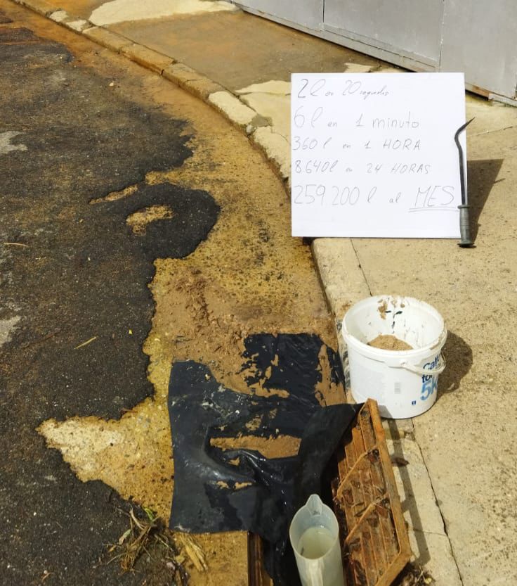 UPL en Valdefuentes del Páramo denuncia la absoluta inacción del equipo de gobierno ante una fuga de agua que sigue sin repararse más de un mes después