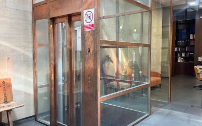 Seis ascensores municipales de Astorga se ponen al día con una inversión de casi 11.000 euros