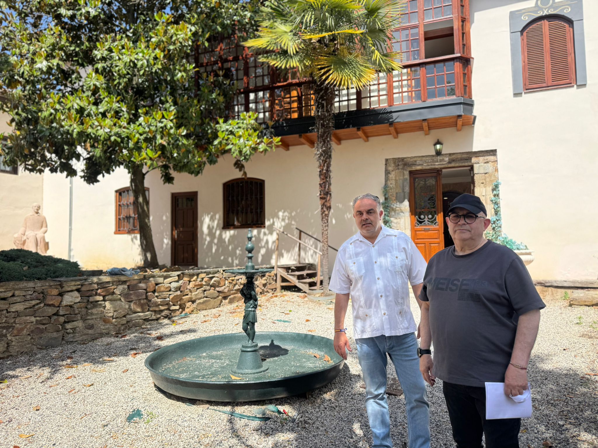 La Casa Panero recupera sus galerías y sumará dos nuevas esculturas en los jardines