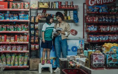 ‘Luz de cine’ se adentra esta semana en el relato incómodo sobre las fronteras culturales de la película ‘Chinas’