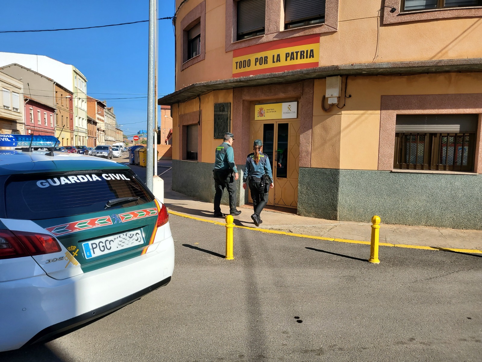 Los cuarteles de la Guardia Civil de Bembibre, La Bañeza y Armunia (León) estrenan pictogramas para ayudar a las personas con autismo