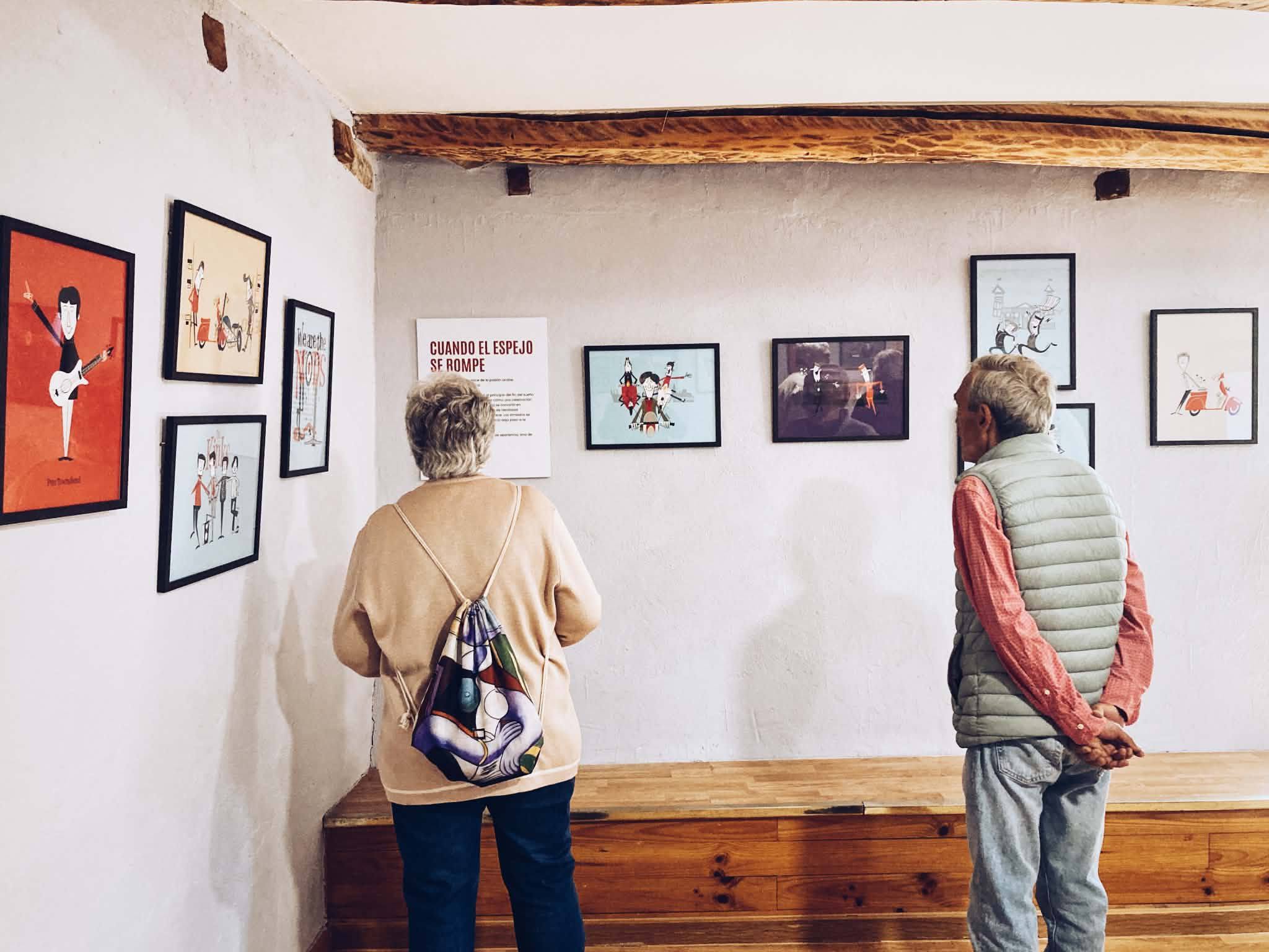 El antiguo albergue de Rabanal abre una nueva etapa cultural con una exposición sobre la estética mod