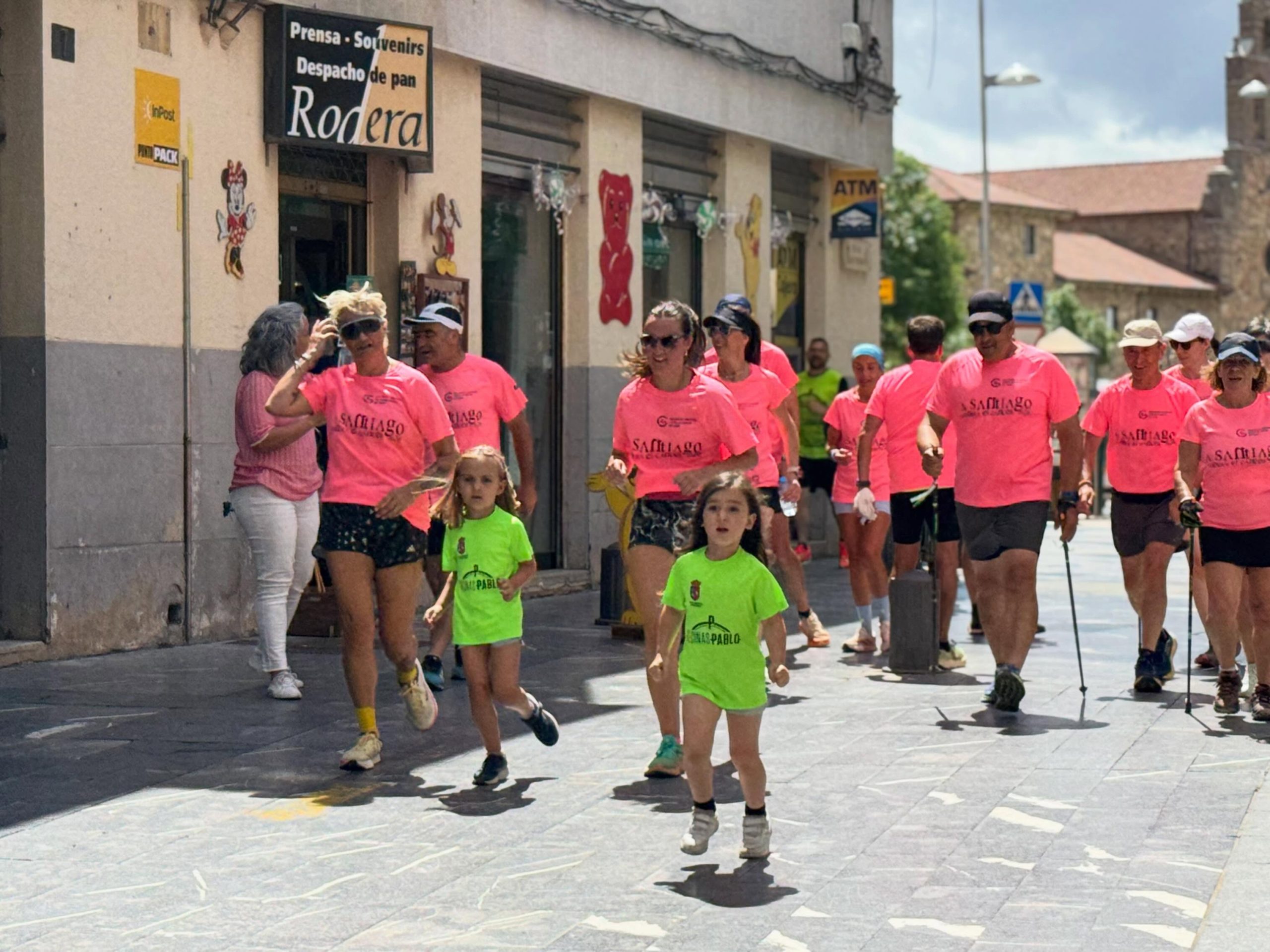 Astorga vuelve a abrir los brazos a ‘A Santiago contra el Cáncer’ en su decimosexta edición