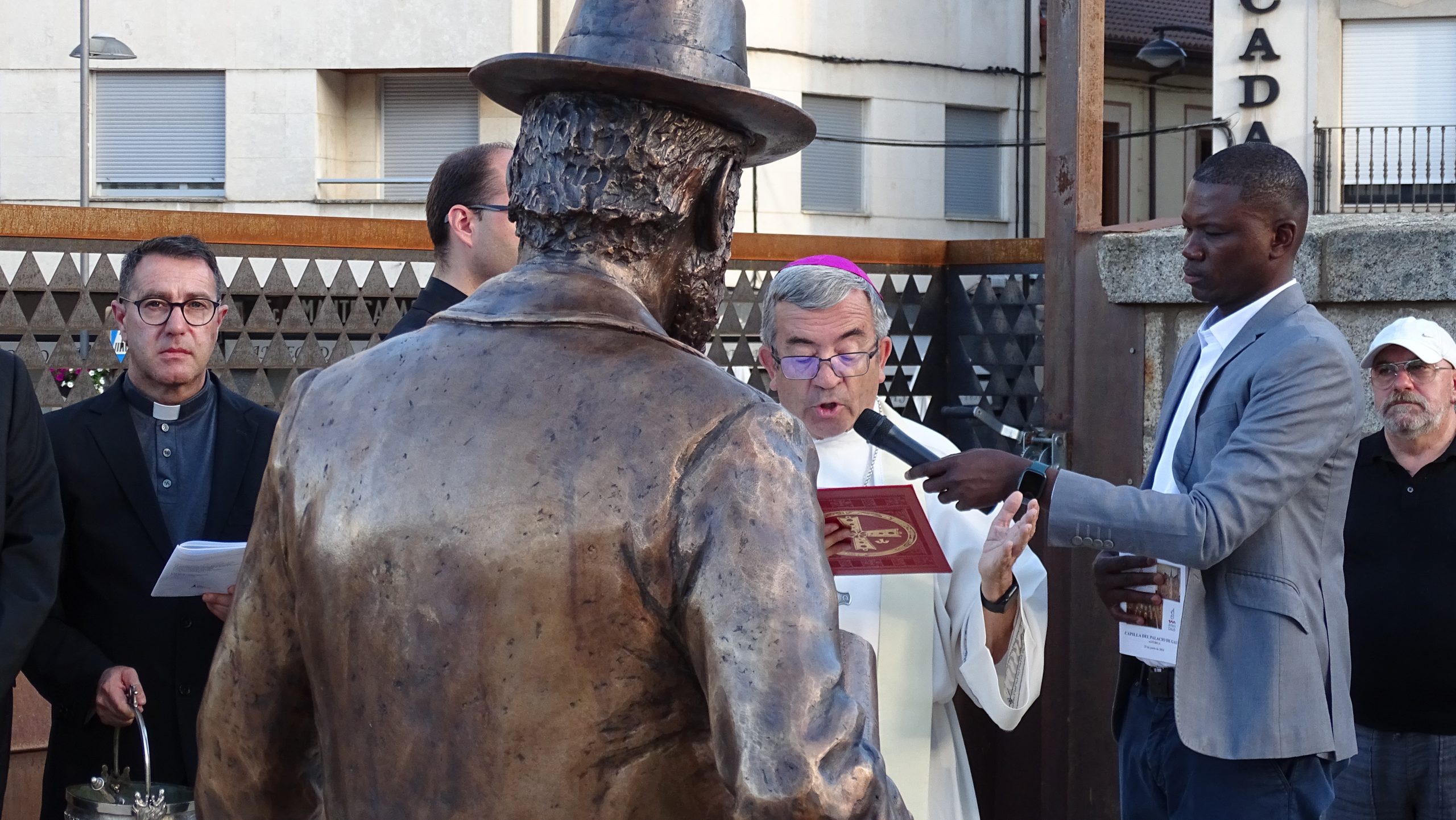 “Un hombre dotado de talentos sorprendentes”: Astorga homenajea a Gaudí en su centenario