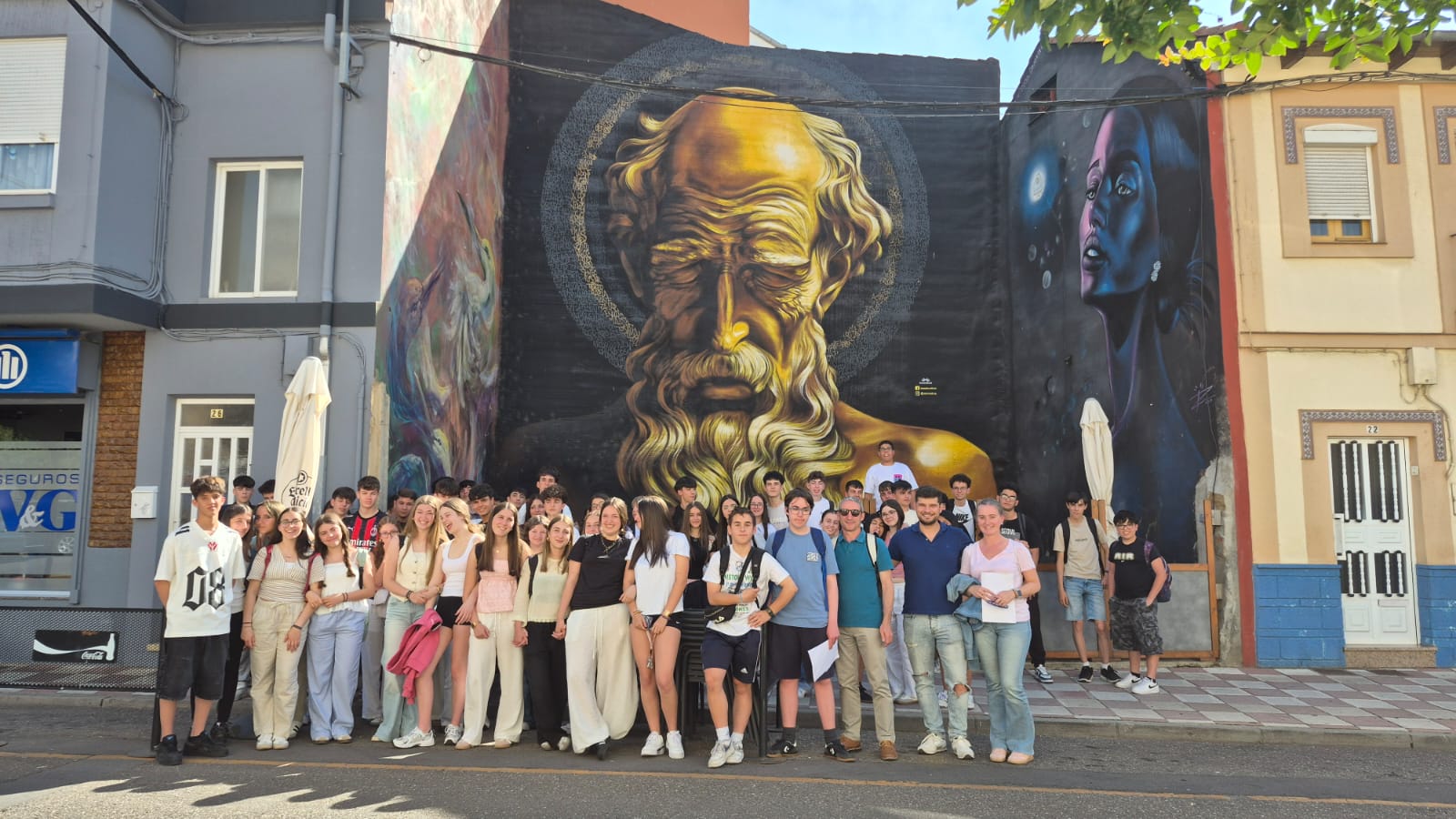 Del legado de los Panero a los murales de Art Aero Rap: los alumnos del Paula Montal unen poesía y arte urbano