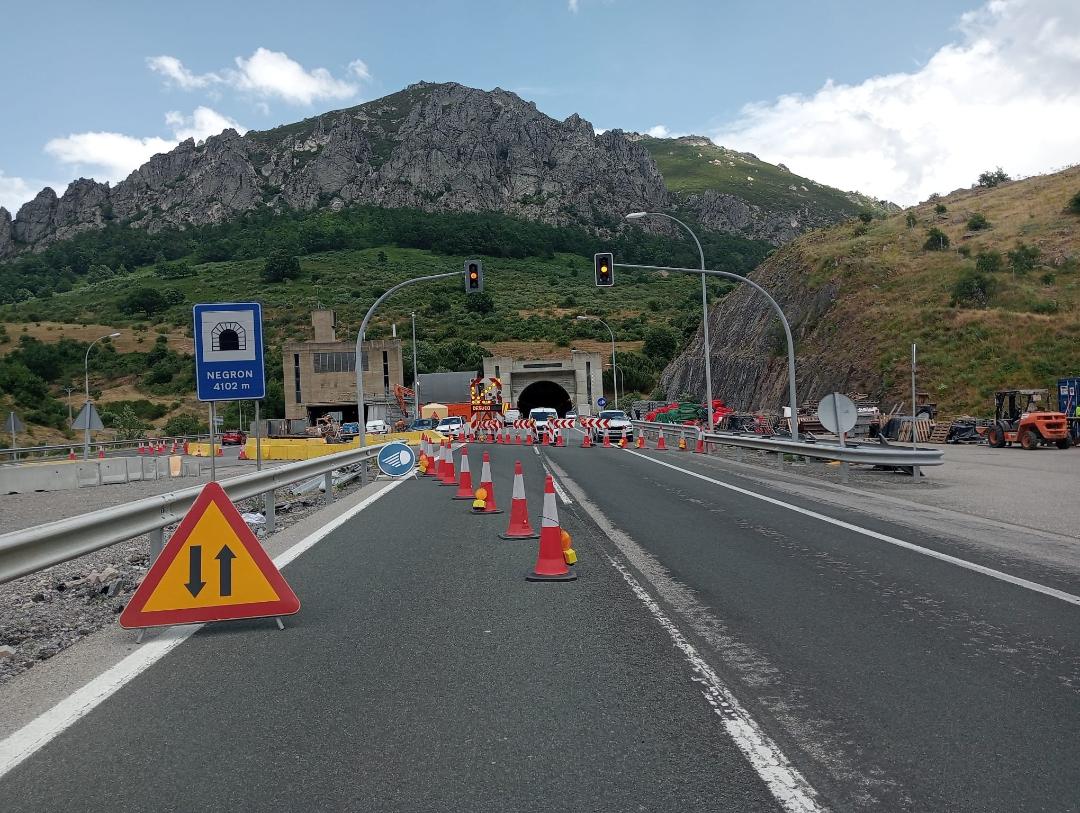 Transportes avanza con la modernización de los túneles de la AP-66 entre Asturias y León