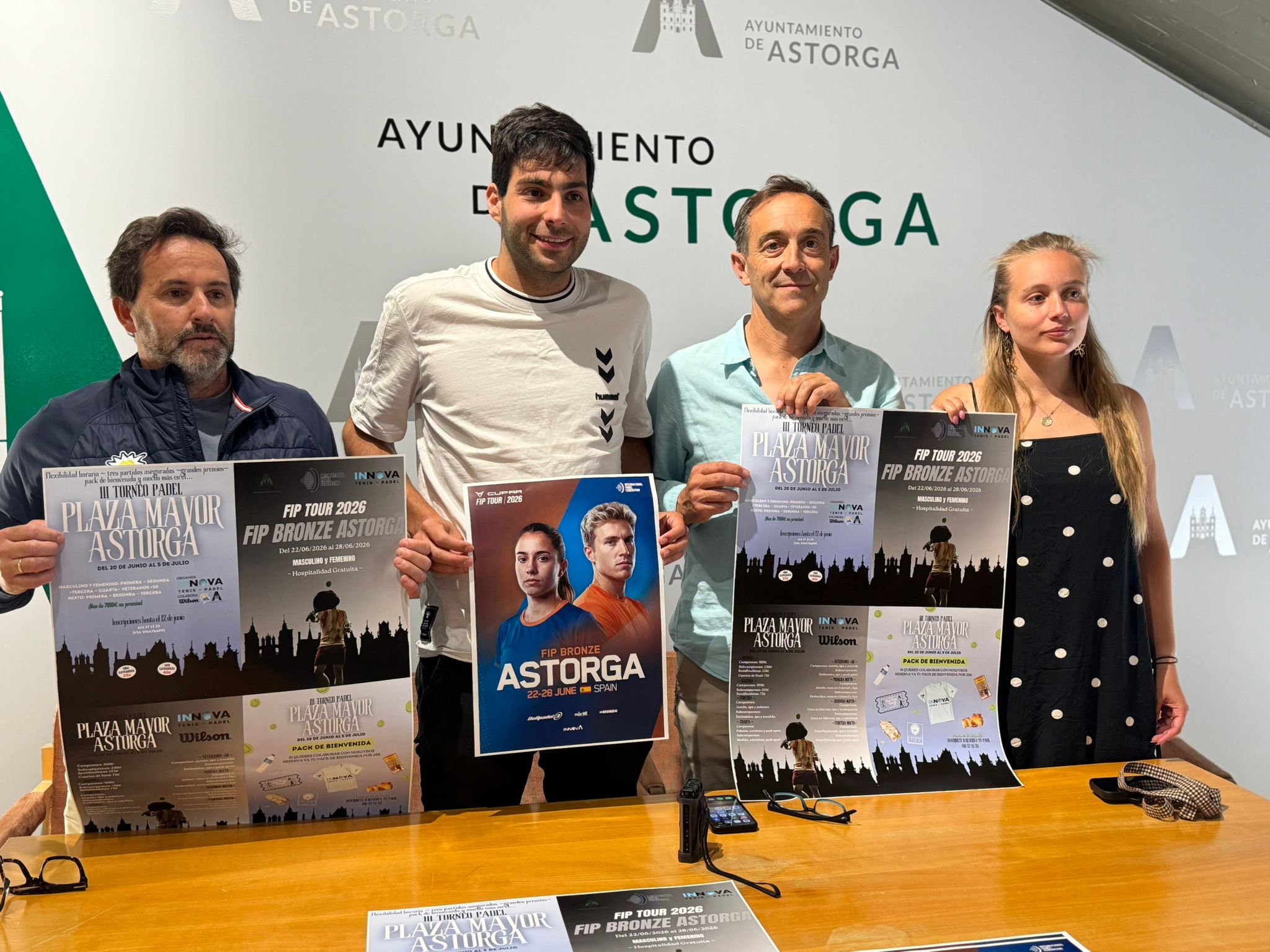 Astorga da el salto internacional con su primer FIP Bronze de pádel en la Plaza Mayor
