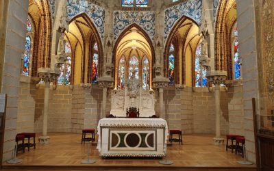 La Capilla del Palacio de Gaudí se prepara para la celebración del centenario del célebre arquitecto