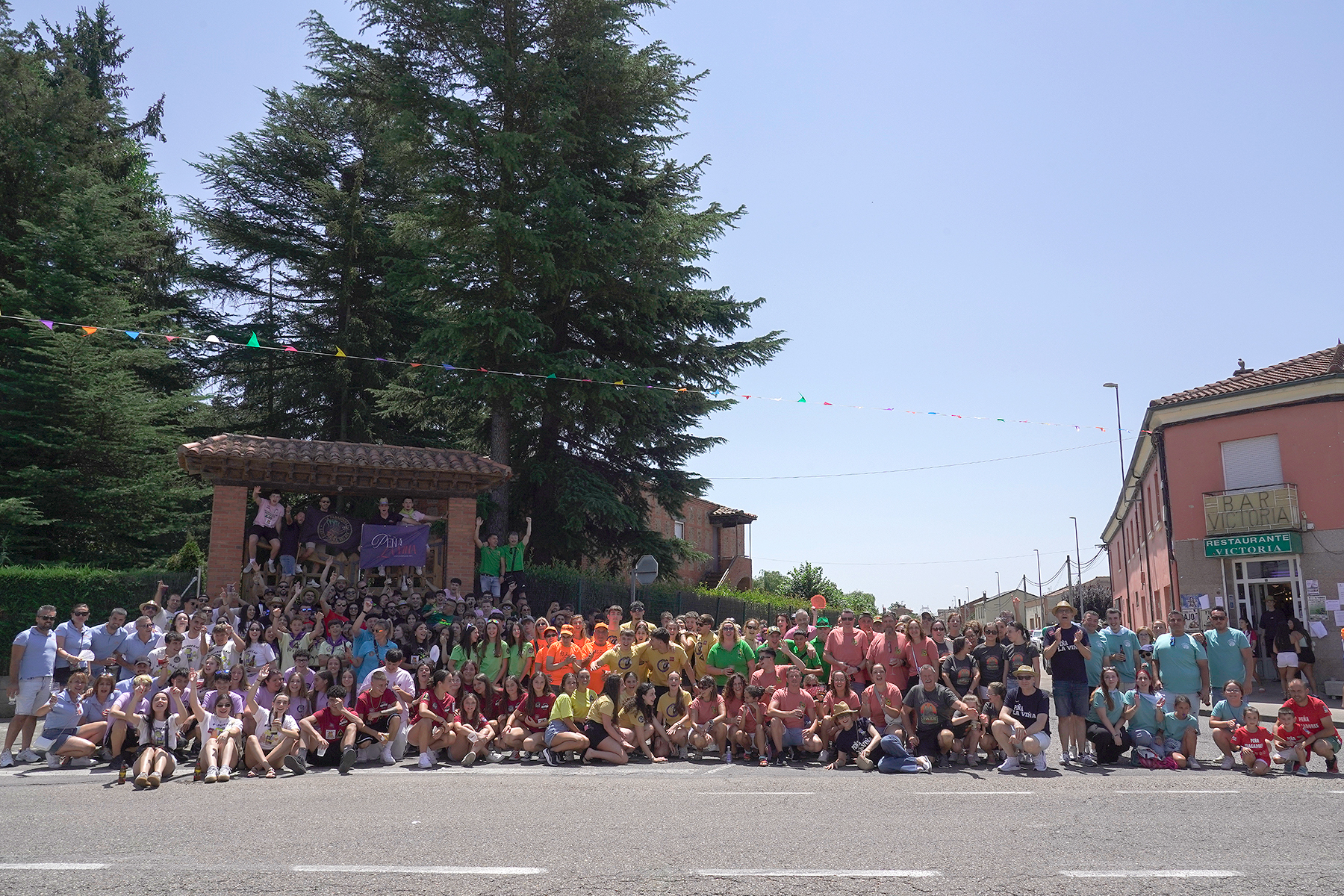 Las peñas de Santa Marina del Rey toman las calles en las XVII Jornadas Gastronómicas del Ajo