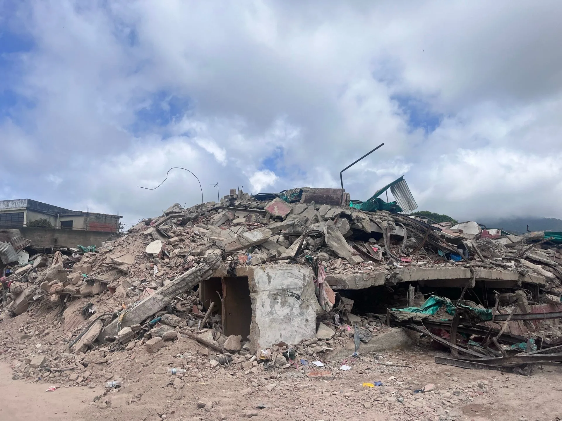 “El corazón está dividido entre dos tierras”: un sacerdote de la diócesis de Astorga vive desde León la tragedia de Venezuela
