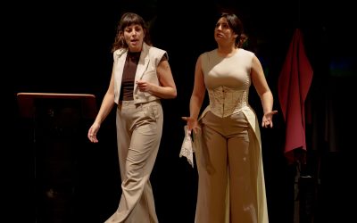 La actriz bañezana Paula Sánchez presenta en casa el primer montaje de su compañía Xera Escena