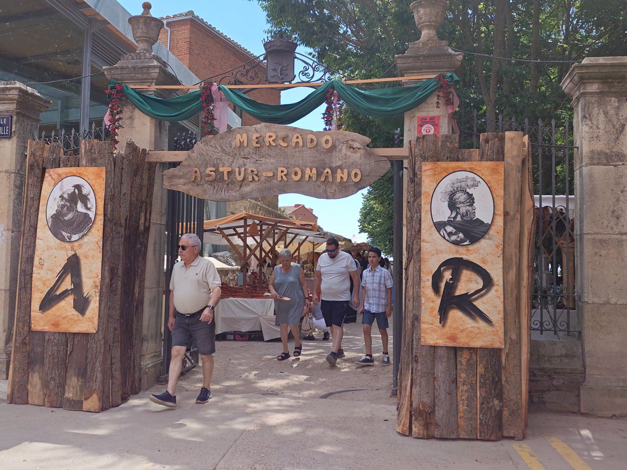 El Mercado Astur-Romano abre sus puertas y da paso a las jornadas centrales de la fiesta en Astorga