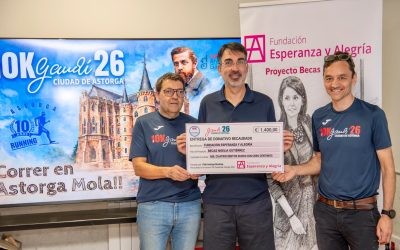 Los 10K Ciudad de Astorga entregan 1.400 euros para las Becas Noelia Gutiérrez