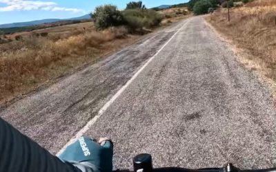 Vecinos de Rabanal y Santa Catalina de Somoza recogen firmas para exigir el asfaltado de una carretera deteriorada desde hace más de una década