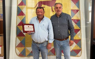 Mariano de Vega recibe un homenaje por recuperar los Gigantes y Cabezudos para Astorga