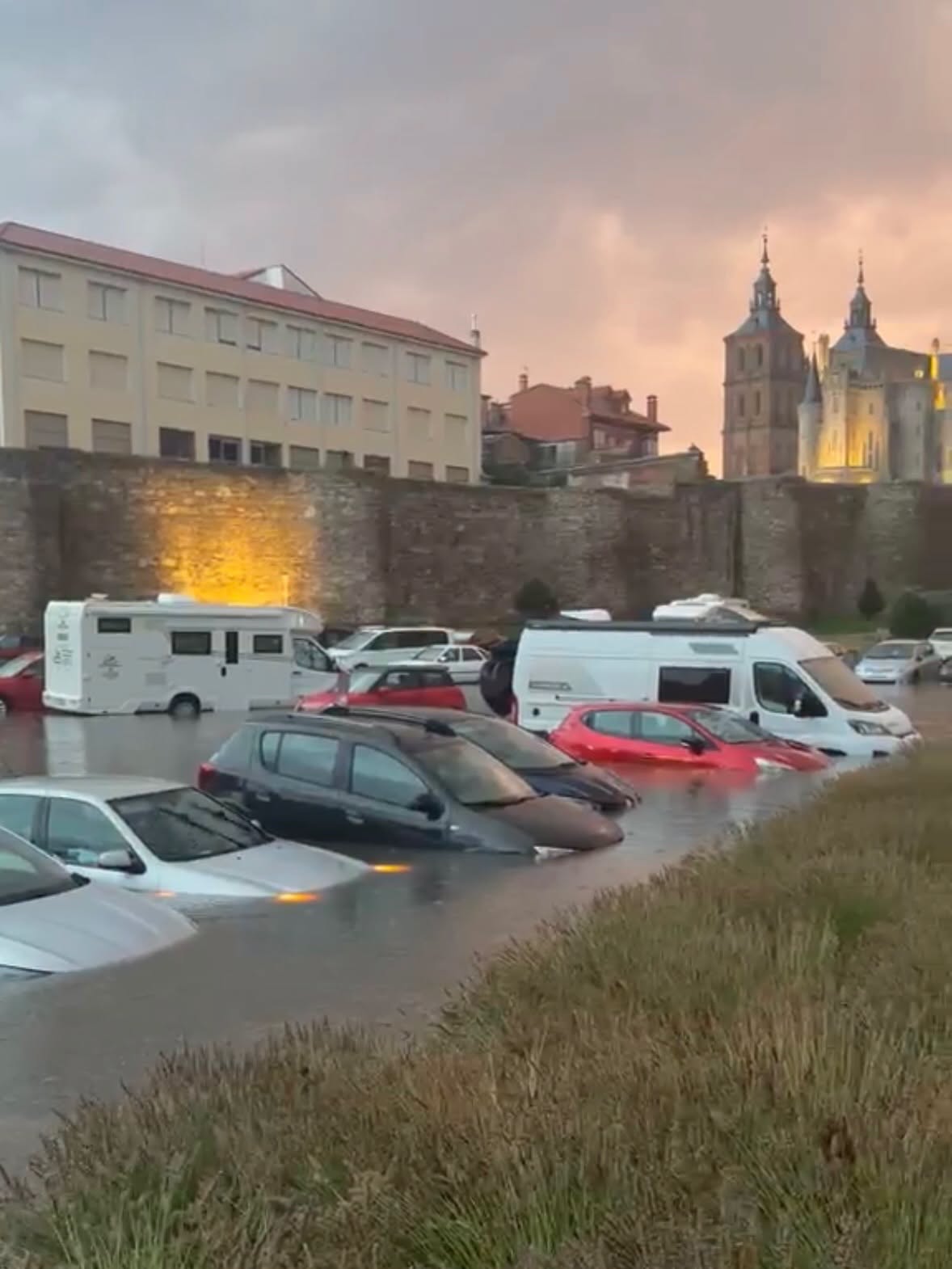 Astorga recupera la normalidad tras la tormenta y reabre todas sus instalaciones