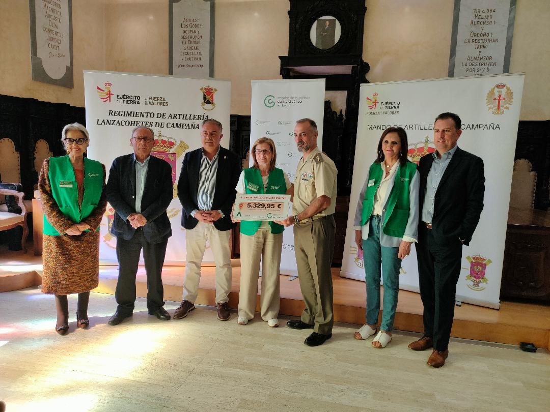 Astorga aporta más de 5.000 euros a la investigación y los servicios que presta la AECC