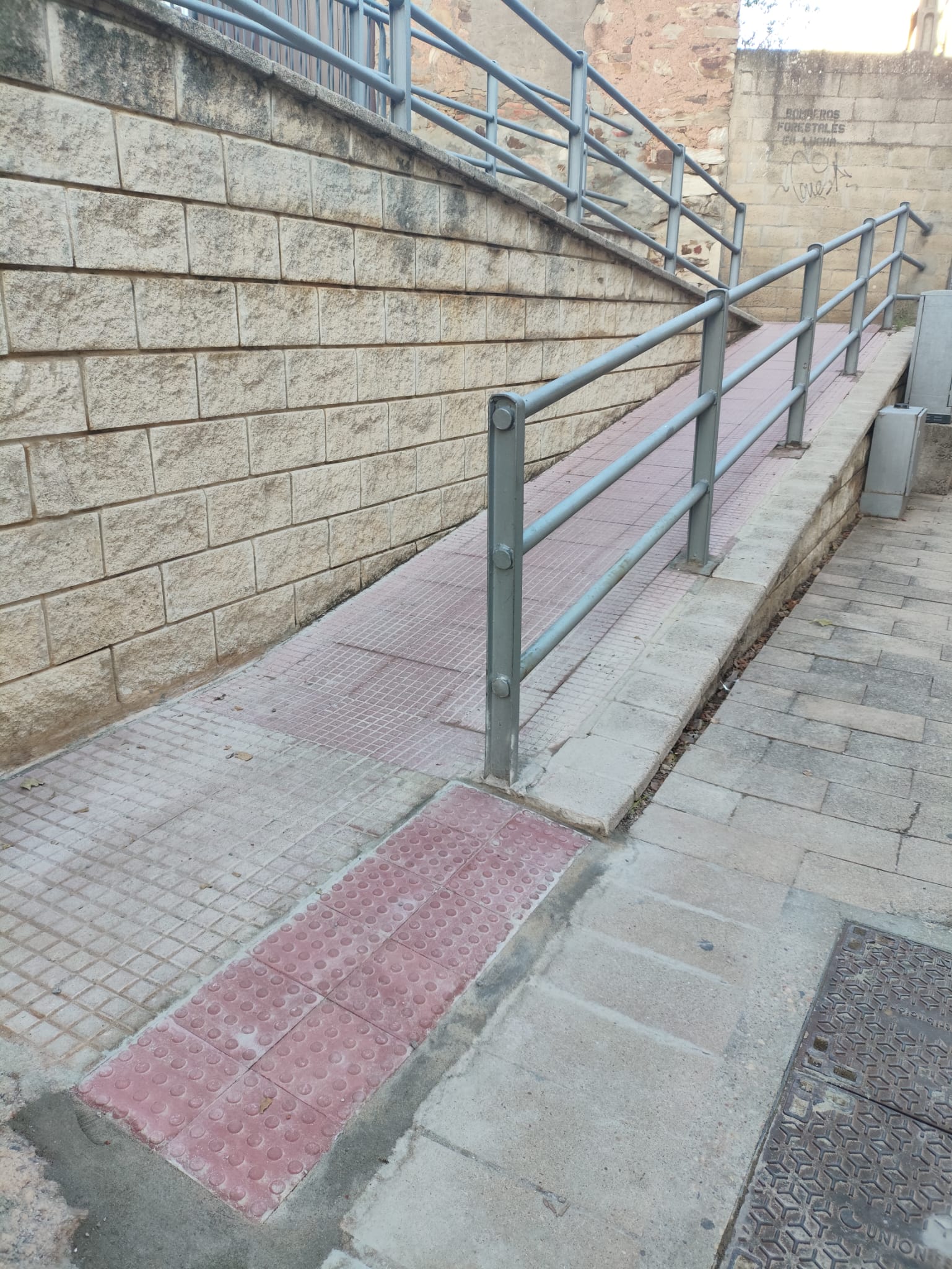 El Ayuntamiento continúa mejorando la accesibilidad en los barrios de Astorga