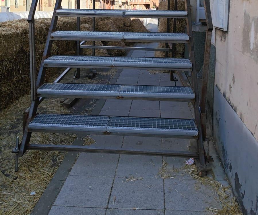 UPL La Bañeza denuncia graves deficiencias de seguridad en las pasarelas del Gran Premio