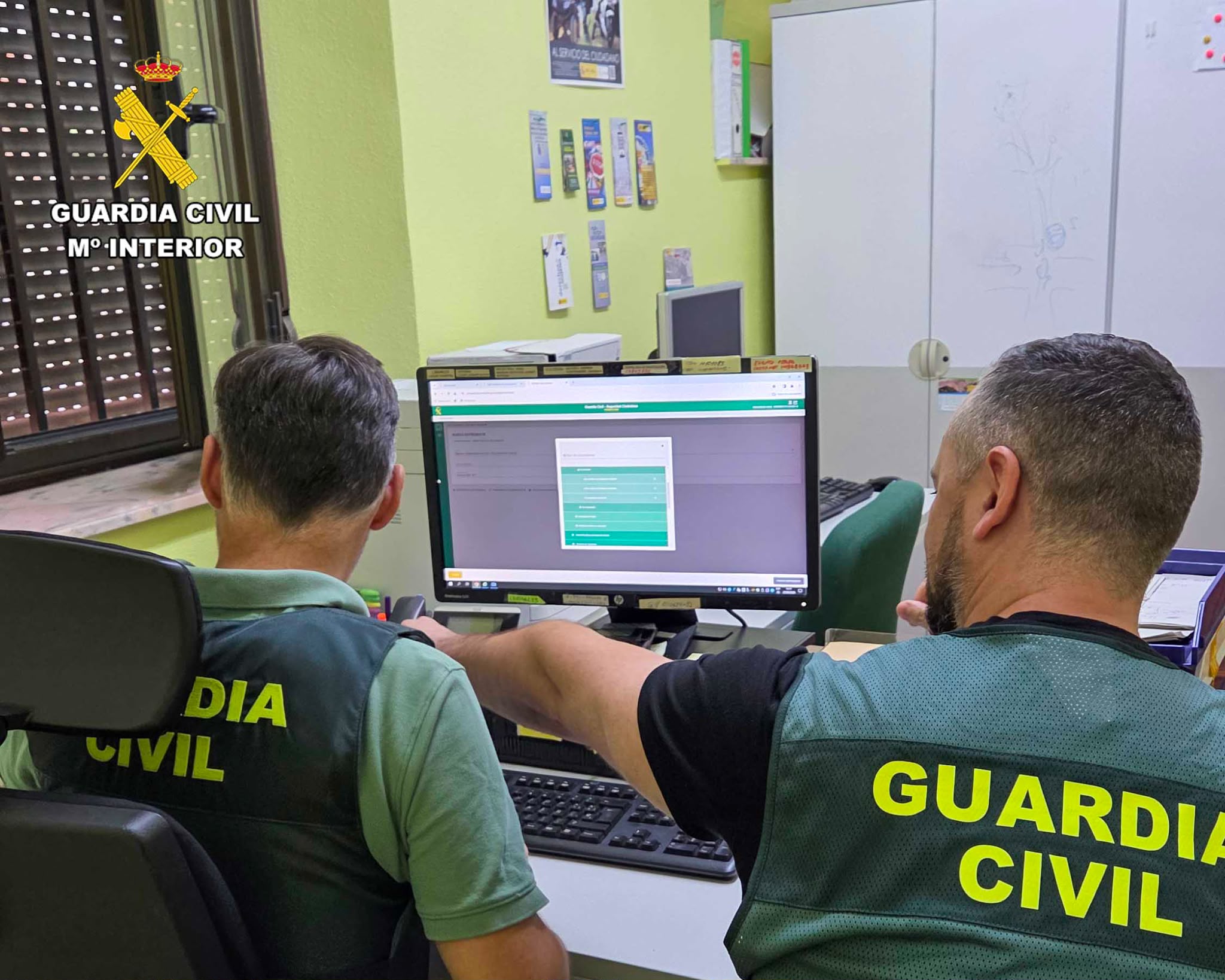 La Guardia Civil investiga a un varón por la estafa del «falso revisor eléctrico» en La Bañeza