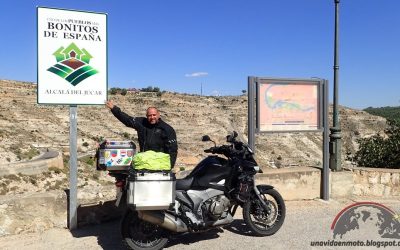 José Javier Morla completa en moto la ruta por los 126 pueblos de la red