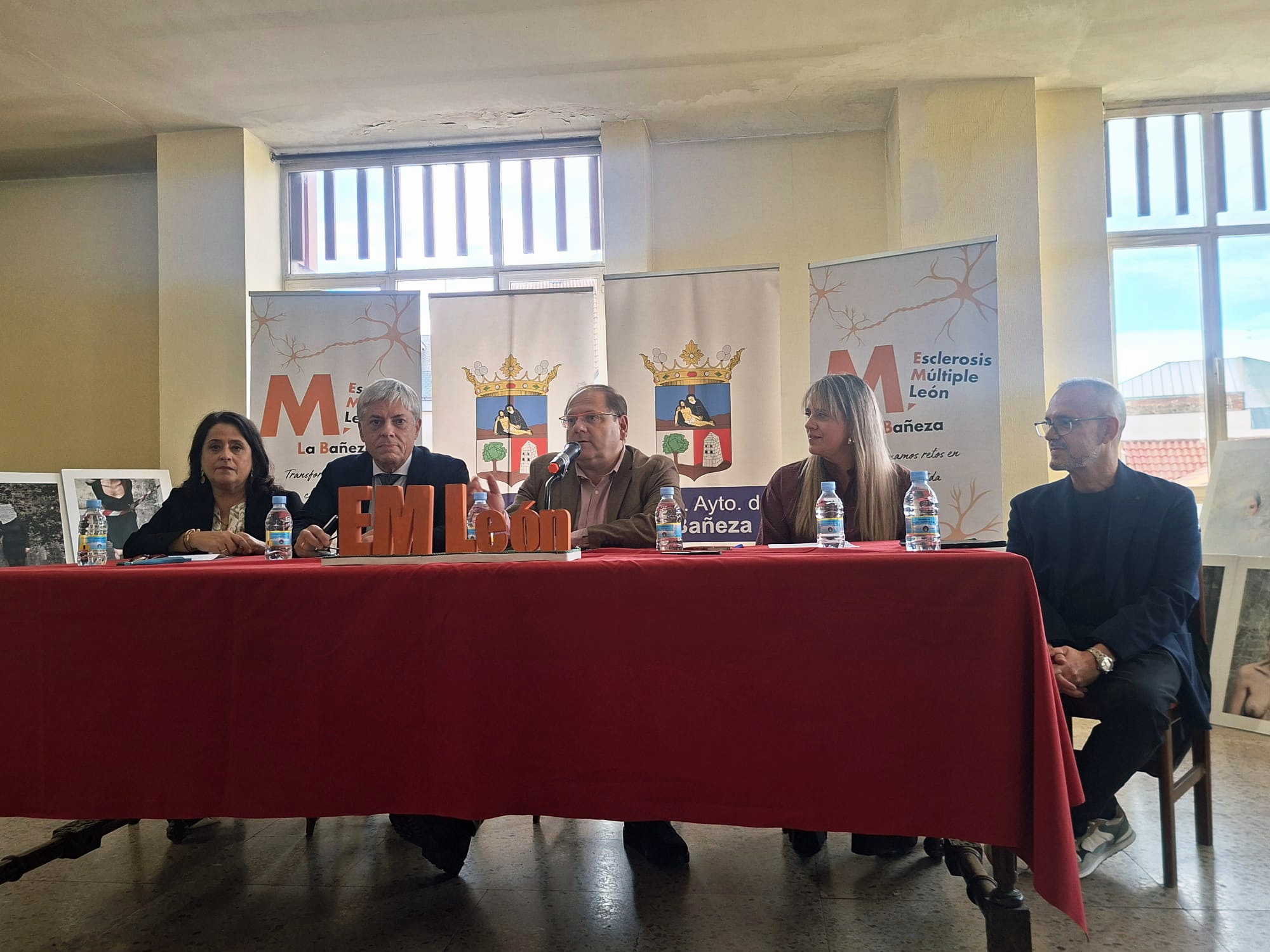 La Bañeza inaugura el Centro de Esclerosis Múltiple para acercar la atención especializada a los pacientes de la ciudad y la comarca