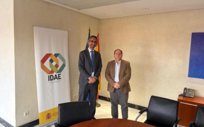 La Bañeza formaliza con el IDAE un crédito de 680.000 euros para renovar el alumbrado público y reducir los costes energéticos