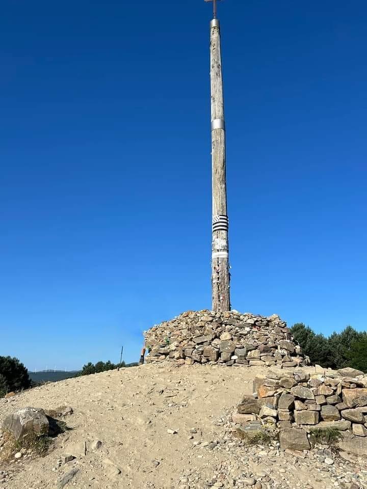 La Cruz de Ferro recuperará su montículo de piedras y se protegerá su entorno con unas obras que comienzan esta semana