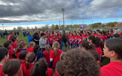 El fútbol femenino triunfa en Astorga con la seleccionadora nacional, Sonia Bermúdez