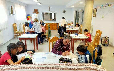 Cáritas inicia las clases de apoyo y mantiene la ayuda alimentaria en Astorga
