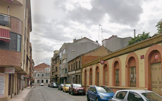 El Ayuntamiento de La Bañeza acometerá obras de urbanización y renovación de redes en las calles Sacramento, Palencia y Cervantes
