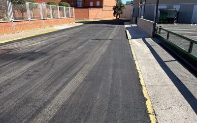 La calle El Morredero de Astorga estrena nuevo asfaltado